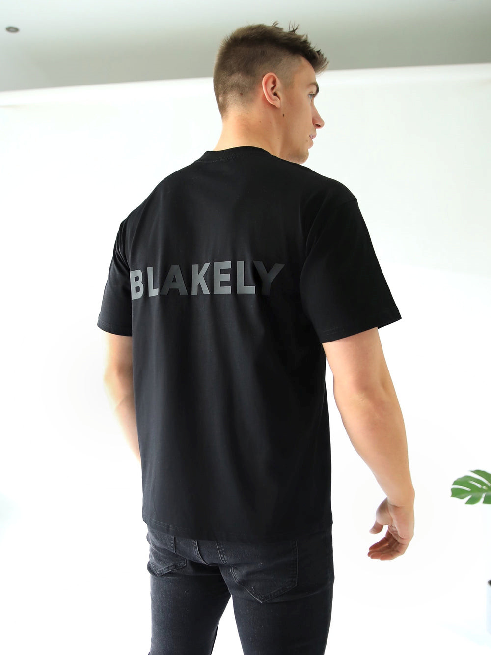 Blakely BLK Blackout Oversized T-Shirt Mustat | 7829451-JK