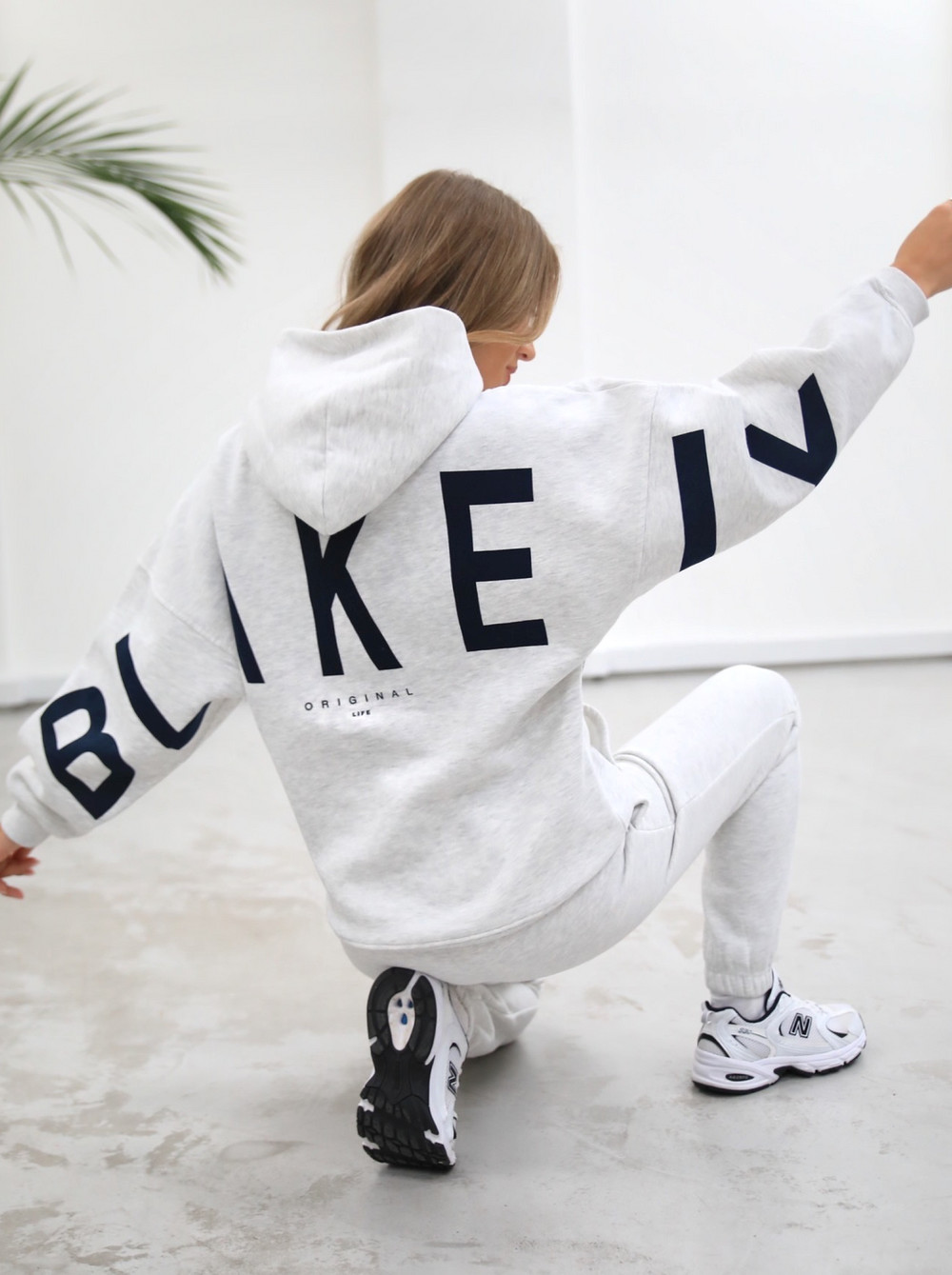 Blakely Life & Style Isabel Oversized Hoodie Valkoinen | 9381456-ZE