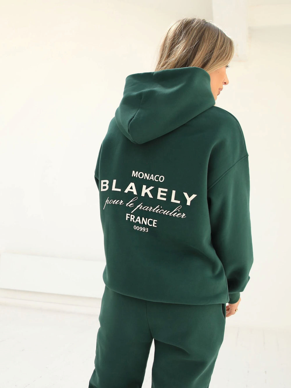 Blakely Monaco Women's Relaxed Hoodie Tummanvihreä | 0534261-MX