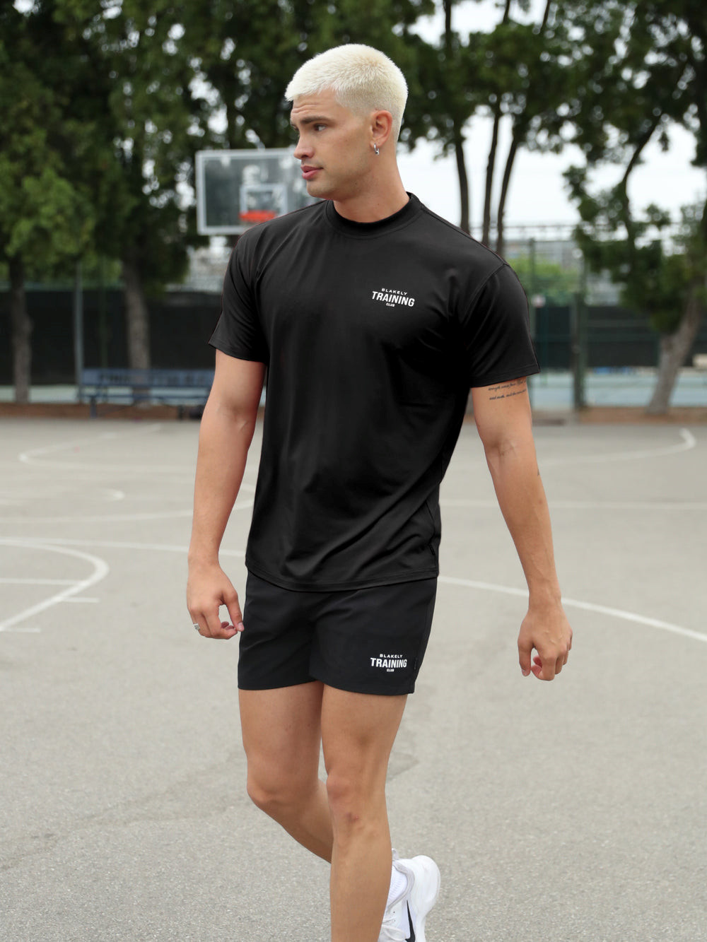 Blakely Relaxed Training T-Shirt Mustat | 7195034-CR