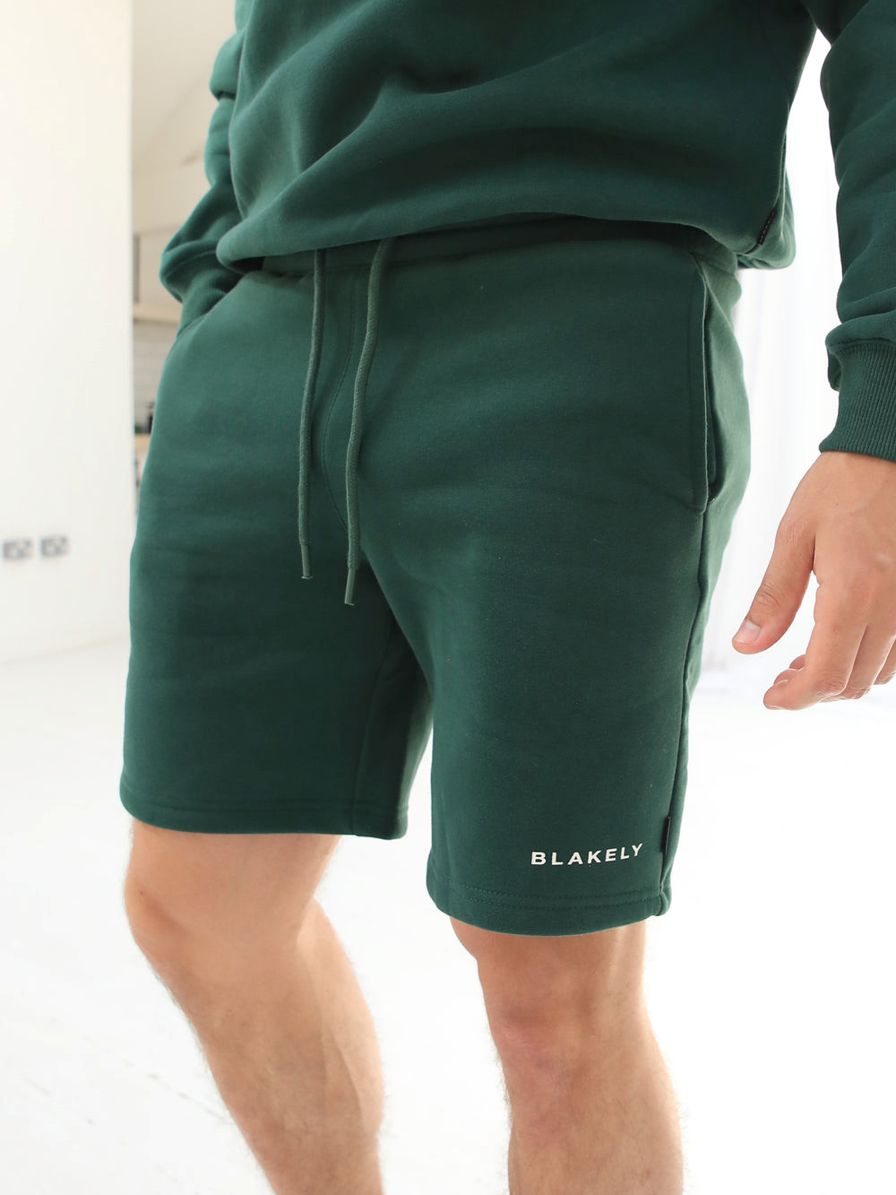 Blakely Riviera Initial Jogger Shorts Tummanvihreä | 6139802-AK