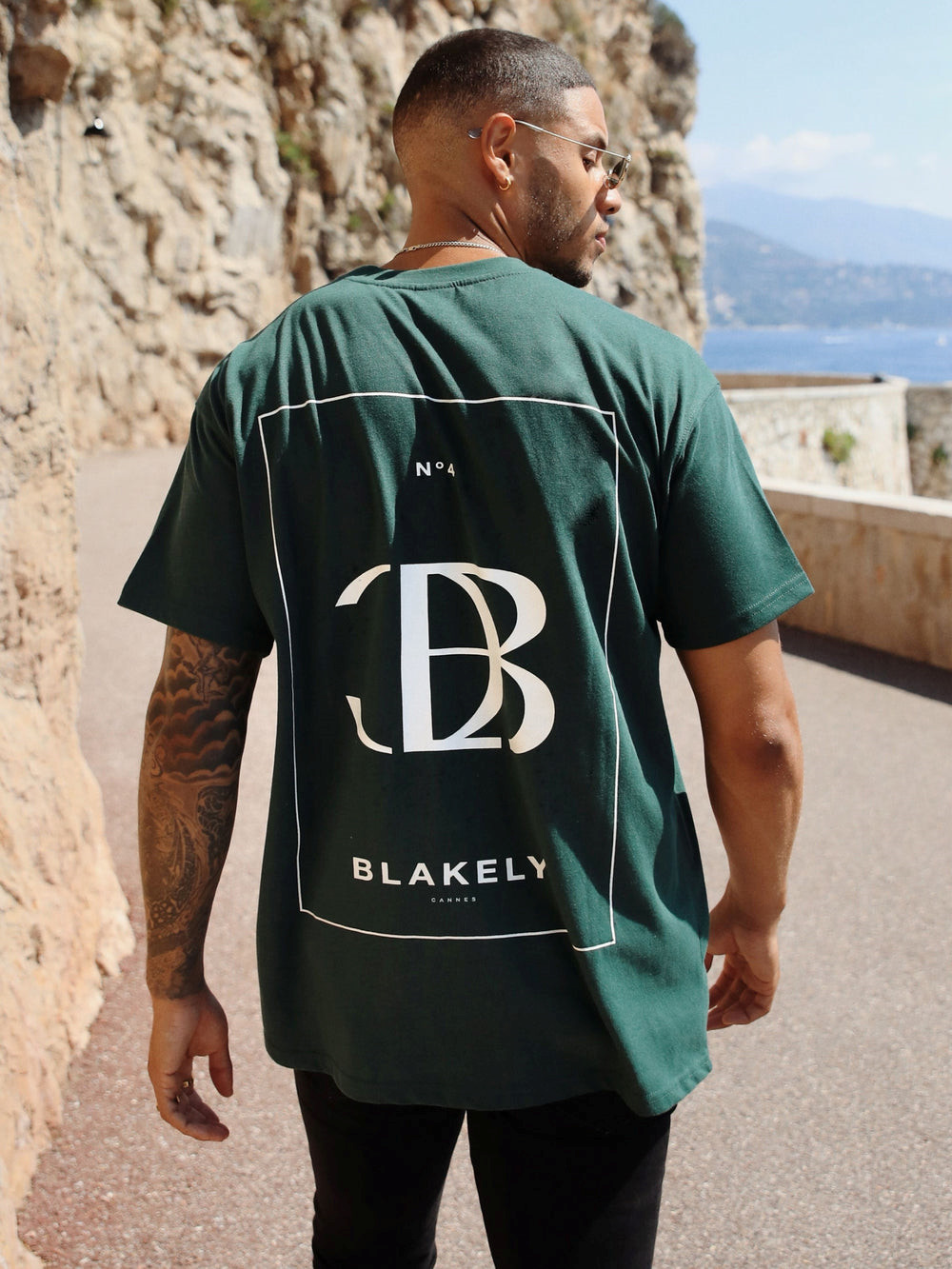 Blakely Riviera Initial Relaxed T-Shirt Tummanvihreä | 5364782-GA