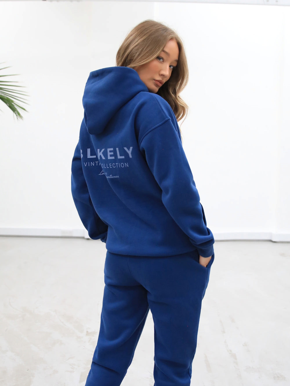 Blakely Women's Sports Club Relaxed Hoodie Sininen | 5241863-WK