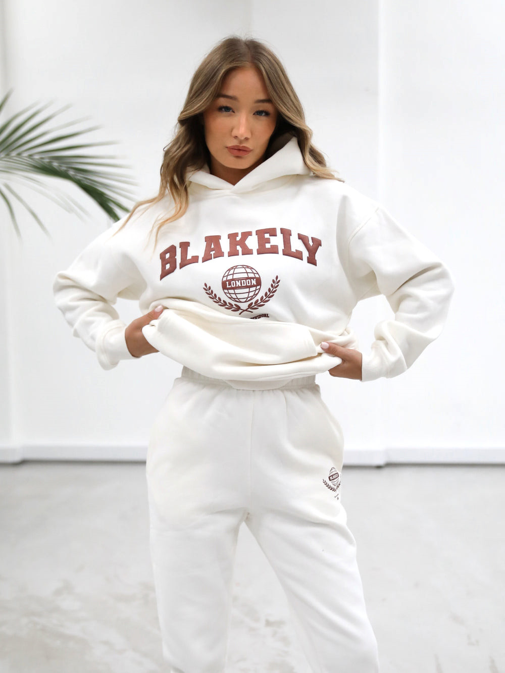 Blakely Women's Varsity Relaxed Hoodie Valkoinen | 5391287-XV